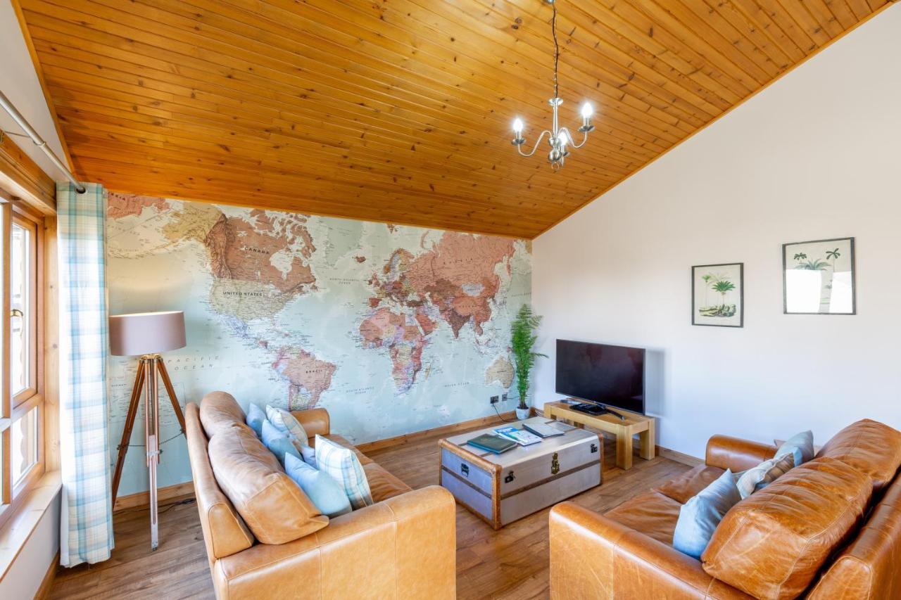 Douglas Fir Lodge With Hot Tub Near Cupar Fife Luthrie Екстер'єр фото