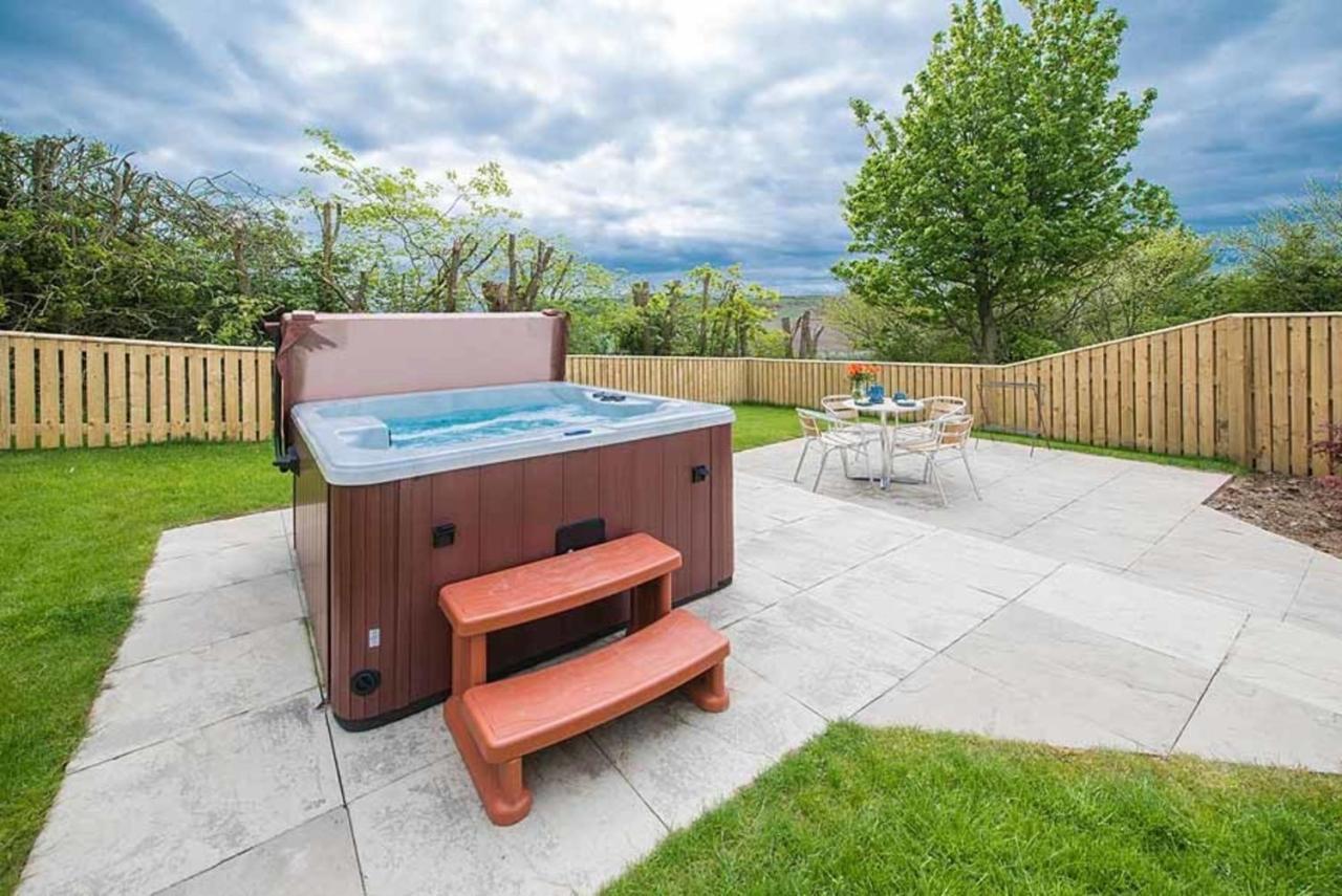 Douglas Fir Lodge With Hot Tub Near Cupar Fife Luthrie Екстер'єр фото